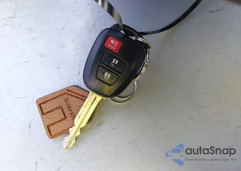 2018 Toyota Rav4 Le z USA, uszkodzony, nr VIN JTMZFREV8JJ211618